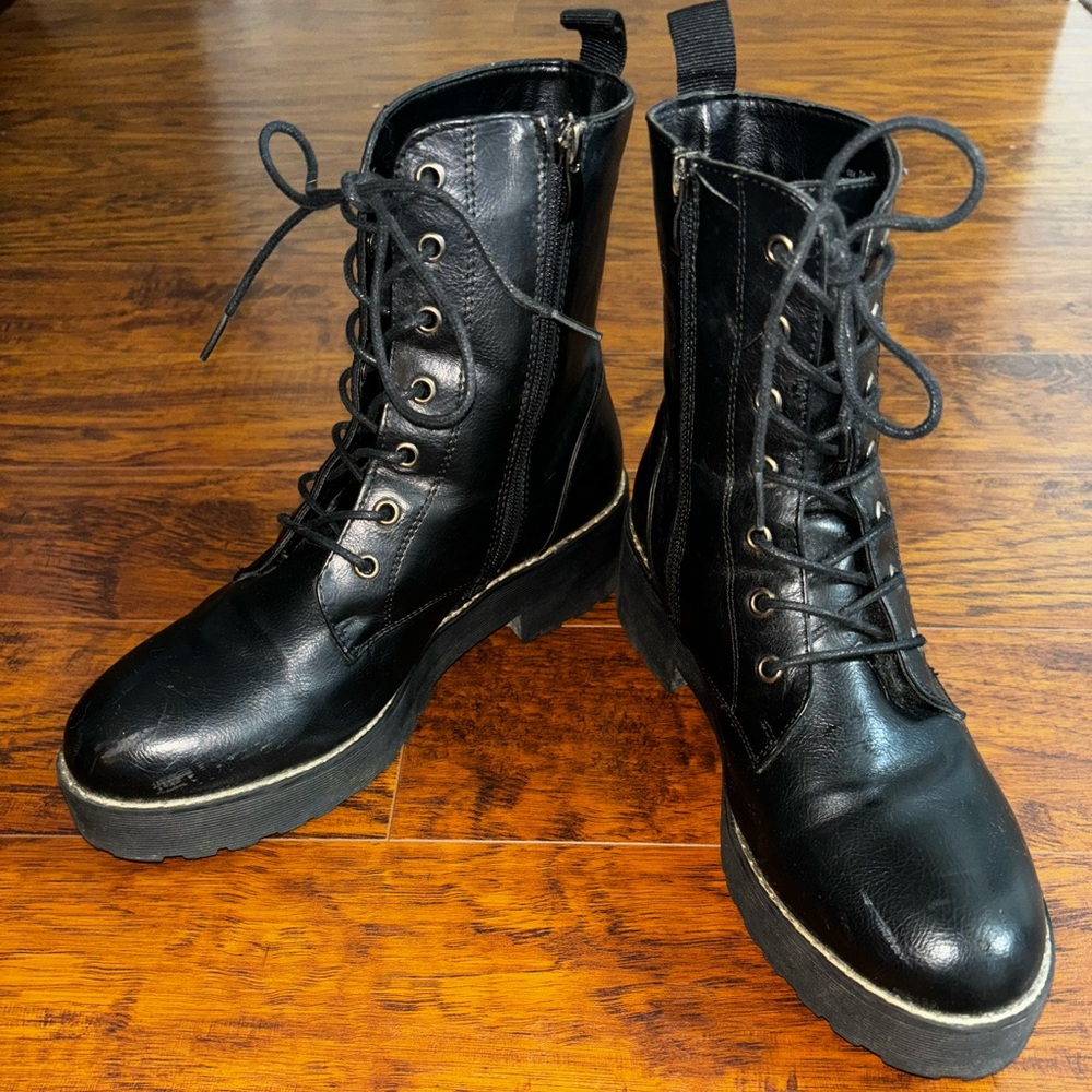 Dirty Laundry Black Lace-Up Platform Combat Boots Women's 10 Faux Leather Mazzy